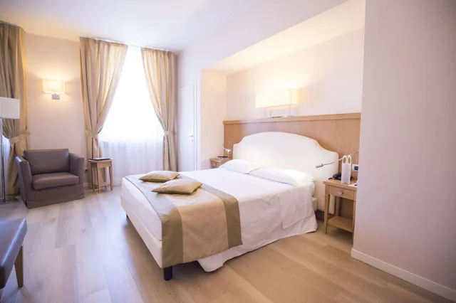 Plus, Classic, 3 Beds، Hotel Sirmione E Promessi Sposi 2/6