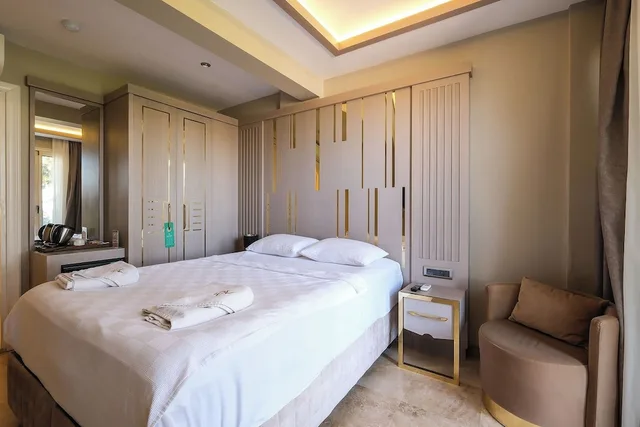 غرفة قياسية بسرير مزدوج، Roas Hotel 2/4