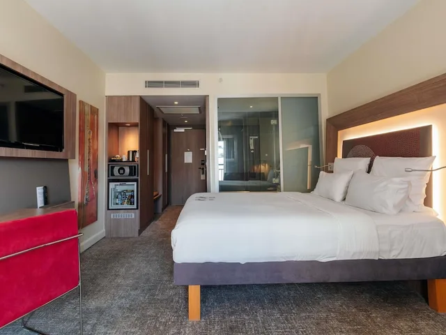 Executive, Queen Bed, Novotel Istanbul Bosphorus Hotel 1/10