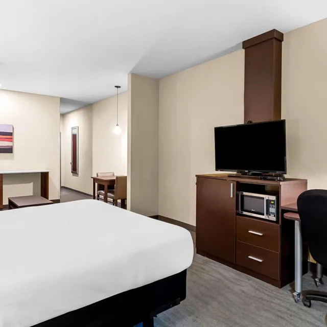 غرفة بسرير كينج لذوي الإعاقة، Best Western St. Louis Airport North Hotel & Suite 5/10