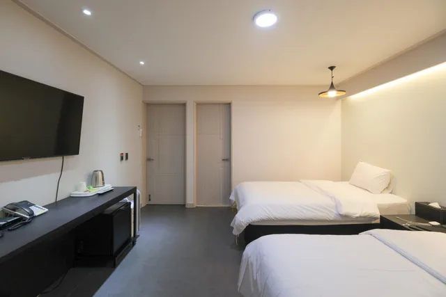 Room, Twin Beds, Vip Hotel Mok-Po 5/10