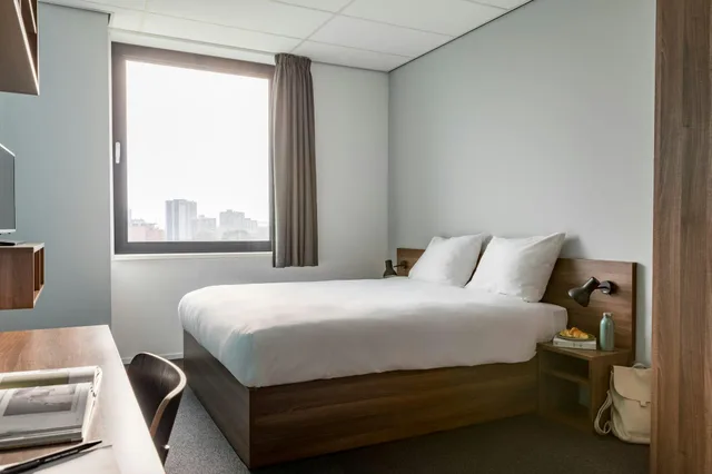 Play, Double Bed، The Social Hub Rotterdam 1/1