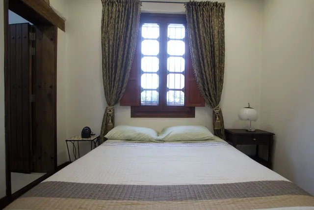 غرفة بسرير كوين بإطلالة على الجبل، Bogota Bed And Breakfast Inn 1/2
