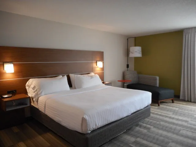 جناح بسرير كينج، Holiday Inn Express Fairfield 1/1