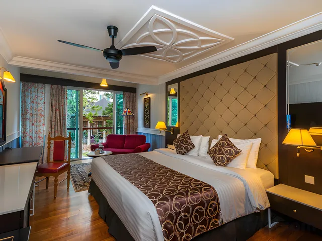 غرفة سوبيريور بسرير كينج وسريرين منفصلين، Century Pines Resort 1/1