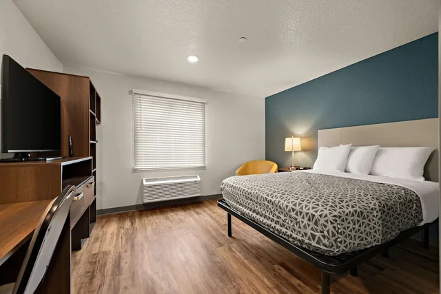جناح بسرير كوين لذوي الإعاقة، WoodSpring Suites Port Orange - Daytona Beach 1/3