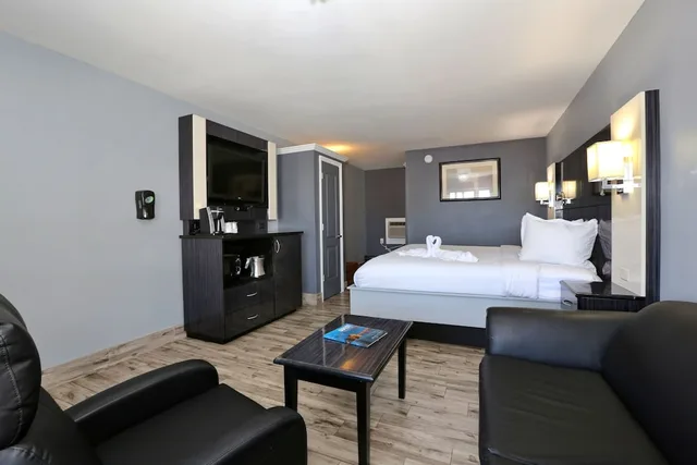 Deluxe, King Bed, Bay View، Marion Motor Lodge 7/9