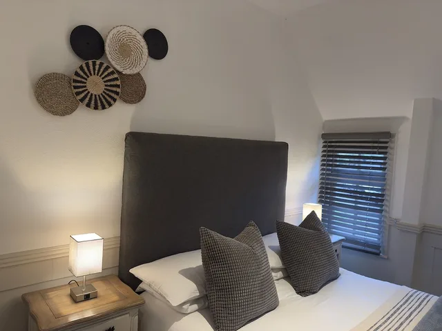 Standard, Double Bed, The Blue Anchor 2/3
