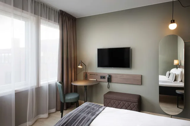 Room, Queen Bed, Scandic Sjolyst 3/9