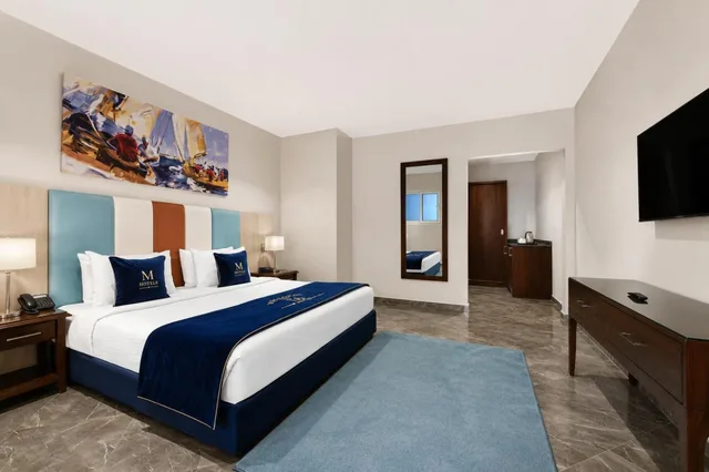 جناح بإطلالة على المسبح بشرفة، M Hotels at Porto Marina 1/1
