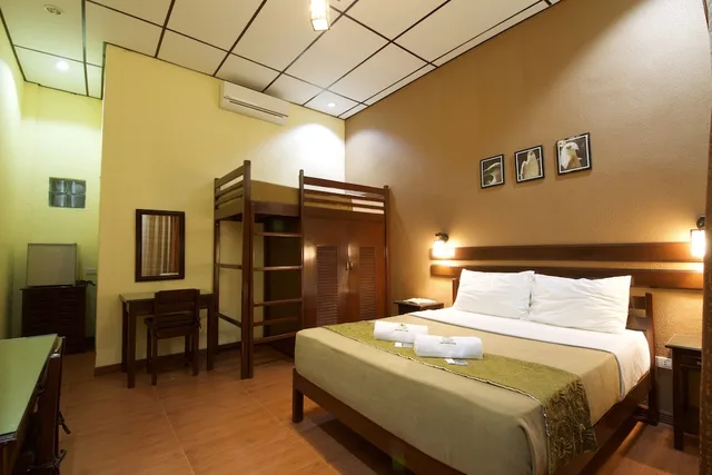 غرفة سوبيريور بسرير كوين وسرير فردي بشرفة، Ala Amid Bed Breakfast 1/4