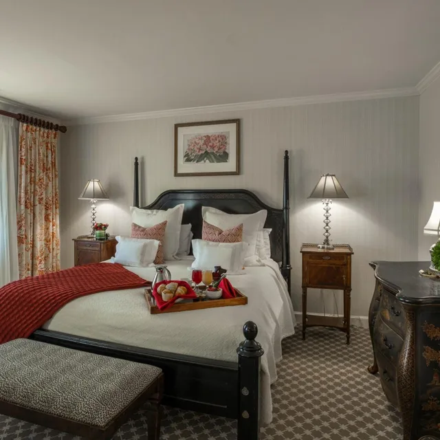 غرفة بسرير كينج بإطلالة على الحديقة، Saybrook Point Inn, Marina & Spa 1/8