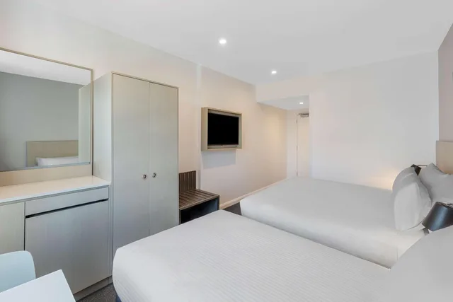 غرفة ثلاثية بسرير فردي، Travelodge Hotel Sydney Airport 5/6