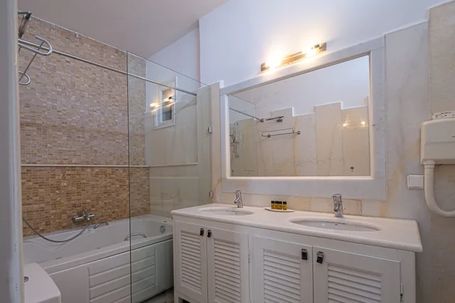 Executive, Family, Double Bed, Caldera View, 2 Sofa، Loucas on the Cliff 4/4