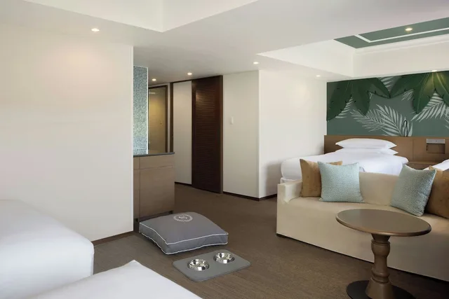 غرفة بثلاثة أسرّة يُسمح فيها بالحيوانات الأليفة، Sheraton Grande Tokyo Bay Hotel 4/5