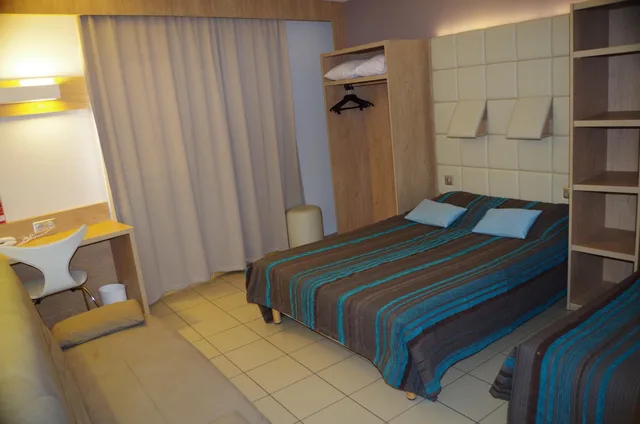 Deluxe, King Bed, INTERHOTEL ESPACE CITE 4/8