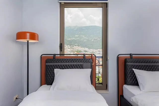 جناح بريميوم بسريرين كوين وسريرين منفصلين، Hotel KADMO by Aycon 5/8