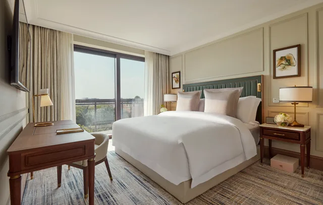 جناح بسرير كينج بإطلالة على المدينة، Jumeirah Carlton Tower London 1/2