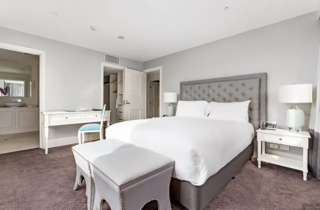 Penthouse Suite, 3 Beds, Miramare Gardens Boutique Accommodation 2/3
