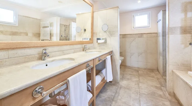 جناح سوبيريور بإطلالة على الحديقة مفردة بسرير كينج بجاكوزي، Insotel Punta Prima Prestige Suites & Spa 7/7