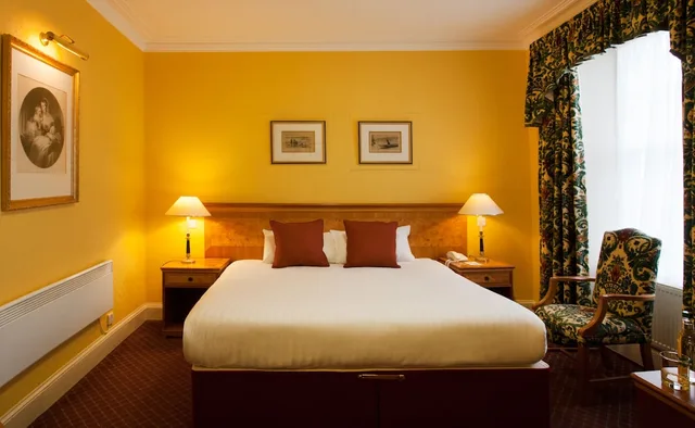 غرفة كلاسيكية بسريرين منفصلين أو سرير مزدوج، Royal Highland Hotel 1/4