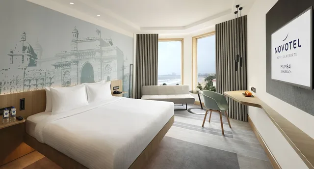 غرفة سوبيريور بسرير كينج بإطلالة على البحر، Novotel Mumbai Juhu Beach 4/10