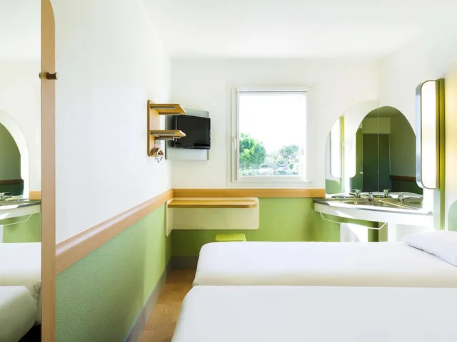 غرفة بسريرين منفصلين، Ibis Budget Perpignan Nord 2/5