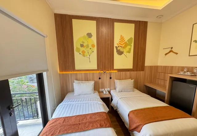 Premier, Twin Beds, Balcony, D'Bamboo Suites 1/4