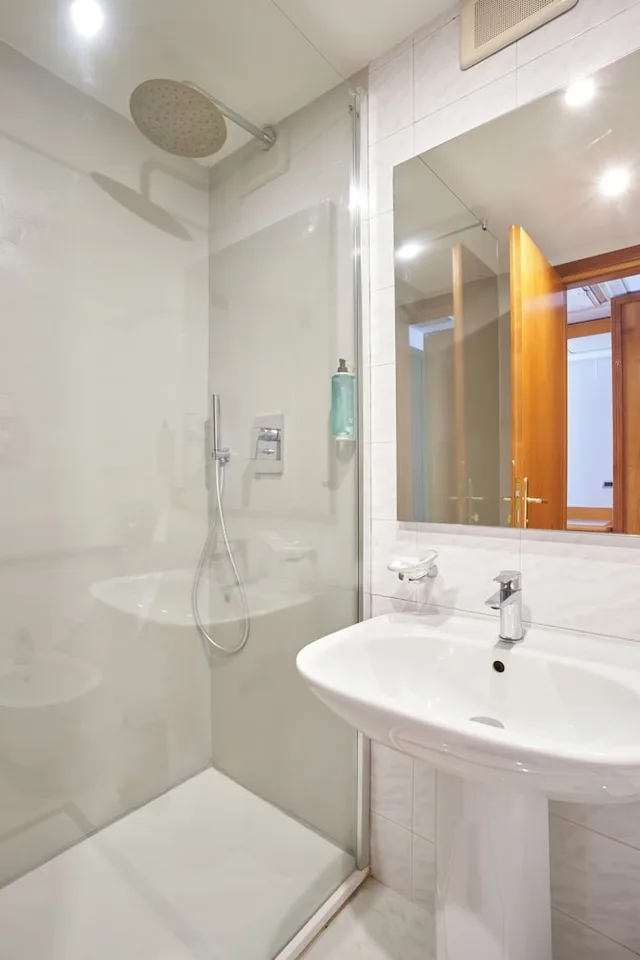 غرفة بسرير كوين، Hotel Cyrano 4/5
