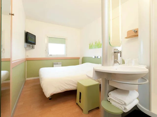 غرفة ثلاثية بسرير مزدوج وسرير بطابقين، Ibis Budget Rambouillet 3/4