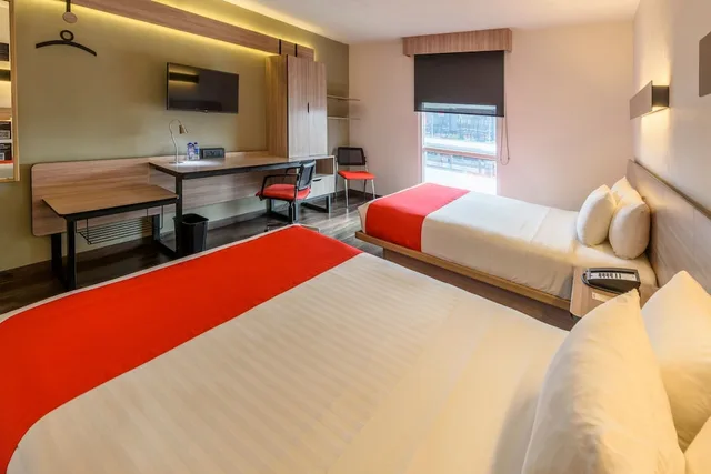 غرفة بسريرين مزدوجين للمدخنين، City Express Plus by Marriott Bogota Aeropuerto 1/3