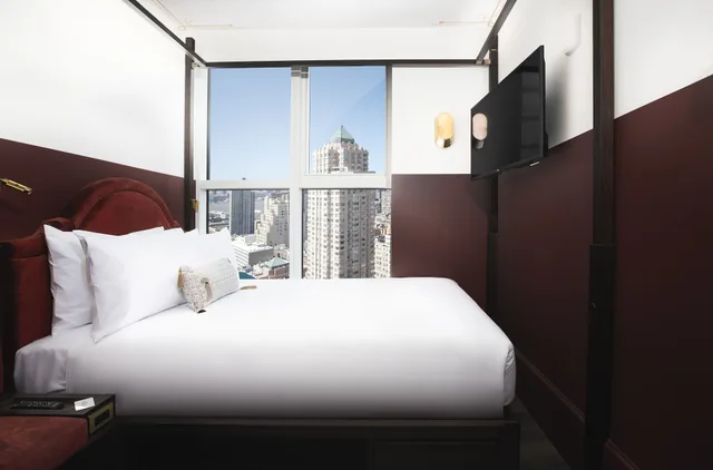 Cozy, Queen Bed, Civilian Hotel 3/7