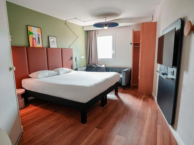 غرفة قياسية ثلاثية بسرير مزدوج وسرير فردي، Ibis Martigues 4/10