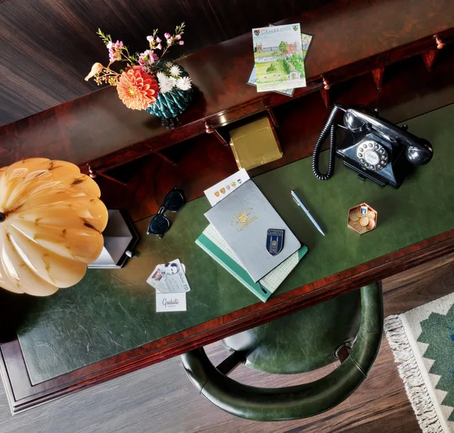 غرفة متصلة عائلية بسرير مزدوج وسريرين منفصلين، Graduate by Hilton Cambridge 1/2