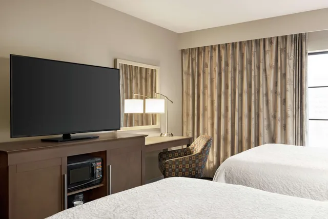 غرفة بسريرين مزدوجين لذوي الإعاقة، Hampton Inn And Suites New Orleans Conv Center 3/7