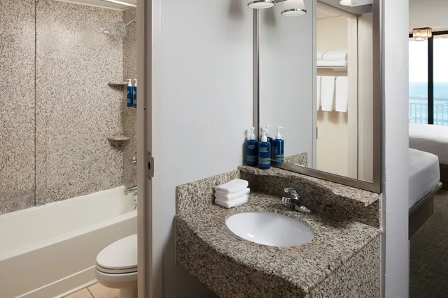 Room, 2 Queen Beds, Ocean Front, Balcony، Four Points By Sheraton Virginia Beach Oceanfront 7/12
