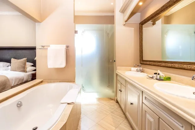 فيلا بإطلالة على البحيرة بغرفة نوم واحدة، L Ermitage Franschhoek Chateau Villas 2/2