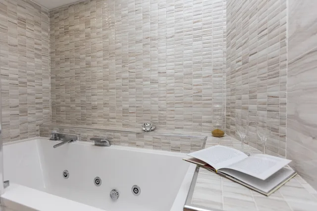 غرفة رباعية بسريرين منفصلين بحوض استحمام، Hotel Castellino Roma 7/8