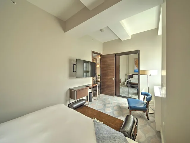 Suite, King Bed, Accessible, The Marmara Park Avenue 3/6