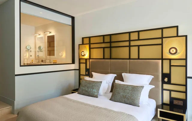 غرفة تنفيذية بإطلالة على البحر، Hotel Les Roches Blanches 1/10