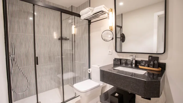 Standard, Double or Twin Bed, Soho Boutique Opera And Spa Hotel 5/6