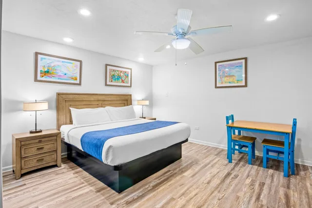 غرفة قياسية بسرير كينج، Coconut Cay Resort &amp; Marina 2/4
