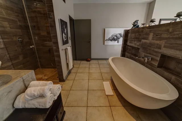 Family, 6 Beds, 2 Double Beds, Naankuse Lodge 8/8