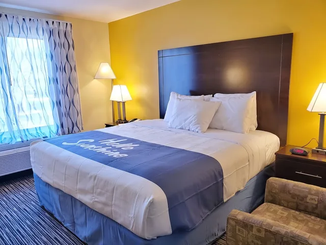 غرفة بسرير كينج، Days Inn by Wyndham Atlanta/Southlake/Morrow 2/7