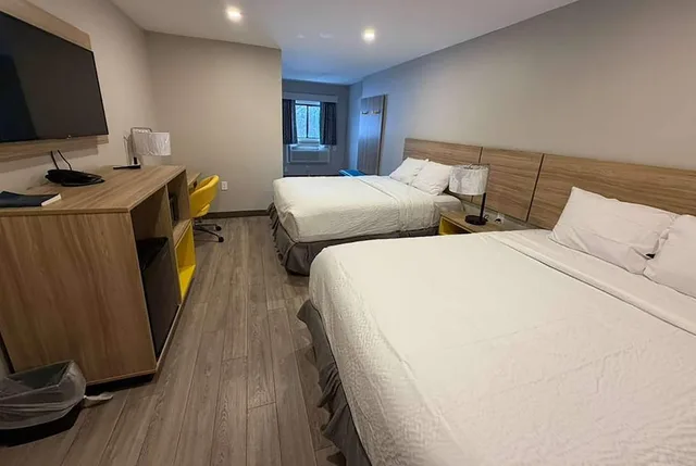 غرفة بسريرين كوين، Days Inn by Wyndham Moosic 3/5