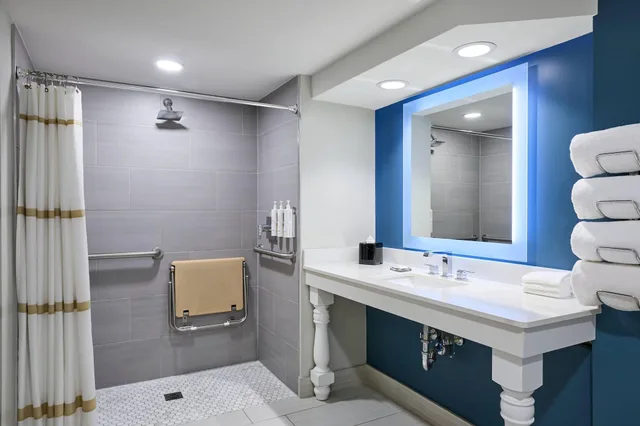 Guest Room, 2 Queen Beds, Water View, Balcony, Captiva Tower، Marriott Sanibel Harbour Resort And Spa 4/4