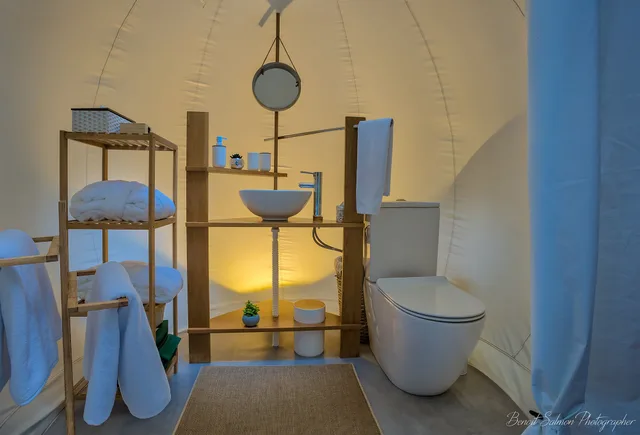 غرفة بسرير كوين، Bubble Lodge Bois Cheri 1/1