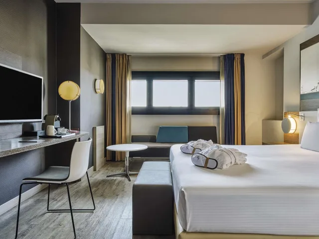 غرفة بريفيليج بسرير مزدوج، Mercure Roma Centro Colosseo 4/6