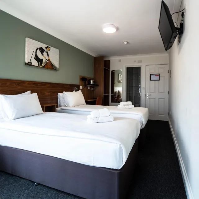 غرفة بريميوم بسريرين منفصلين، Chelsea Guest House 4/10