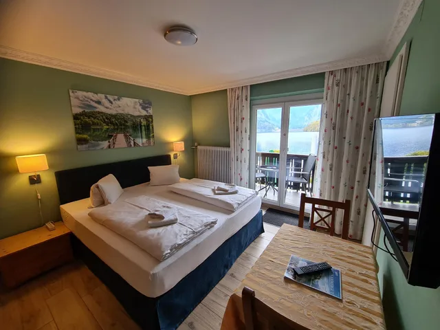 Room, King Bed, Lake View, Balcony, Hotel Haus Am See 1/1